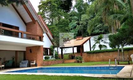 4 Suítes em Casa em Condomínio Fechado na Região do Morumbi!!!