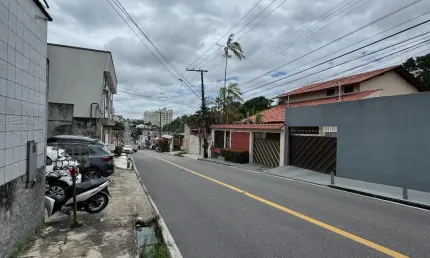 Casa com 3 quartos para alugar na Rua Dallas, 24, Parque 10 de Novembro, Manaus