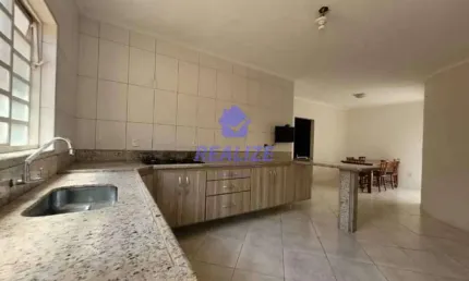 Casa com 3 dormitórios à venda, 160 m² por R$ 400.000,00 - Jardim Itamarati - Botucatu/SP