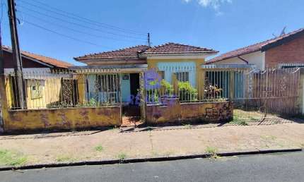 Casa com 2 dormitórios à venda, 100 m² por R$ 220.000,00 - Alto - Botucatu/SP