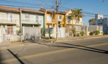 Sobrado Semi mobiliado 3 quartos 4 vagas no Boa Vista