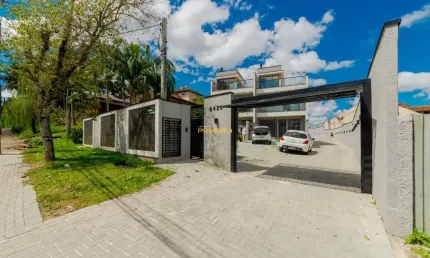 Sobrado em condomínio - Sobrado 3 dormitórios, 4 banheiros e 2 vagas no Bom Retiro
