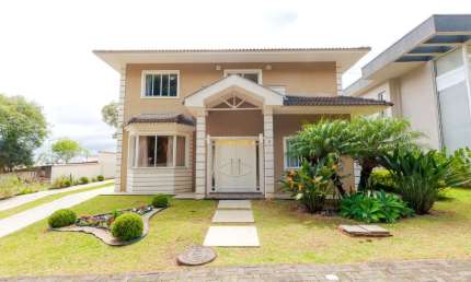 Cond. Villagio - Casa 4 dormitórios (2suítes), 5 banheiros e 5 vagas no São Braz