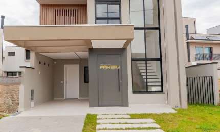 Vivendas do Parque - Casa 3 dormitórios (1 suíte) e 2 vagas no Santa Cândida.