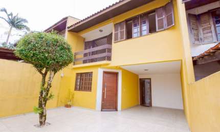 Residencial Palmares - Sobrado 3 dormitórios (1suíte) e 2 vagas no Santa Cândida