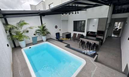 Resid. Rio de Janeiro - Sobrado 3 dormitórios (1suíte) no centro de Piçarras