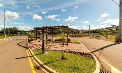 Vivendas do Parque - Terreno de 128m² em condominio completo no Santa Cândida.