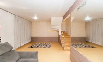Resid. Janz - Sobrado mobiliado 3 dormitórios (1 suite)  2 vagas no Mossunguê