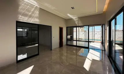 Sobrado no Parqville Jacarandá – 4 Quartos, Piscina e Acabamento Premium