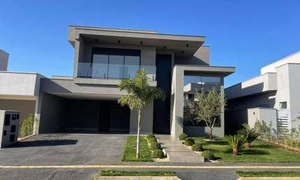 Sobrado à venda no Portal do Sol Golfe Green – 4 suítes, 325 m² e alto padrão construtivo