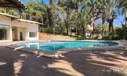 Casa térrea à venda no Aldeia do Vale com 4 suítes, lazer completo e vista privilegiada
