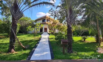 Sobrado à venda no Aldeia do Vale com 5 suítes, lazer completo e terreno de 2.500 m²