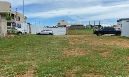 Jardins França – Terreno à venda em Goiânia com 405 m², em frente à mata e próximo à portaria