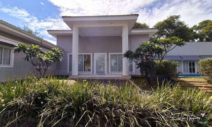 Casa térrea à venda no Aldeia do Vale com 4 suítes, vista para mata e lago e lazer completo