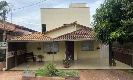 Sobrado à venda no Condomínio Monte Verde – 273 m², 3 suítes, climatização completa e lazer privativo