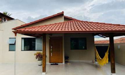 Casa térrea reformada no Condomínio Monte Verde com 250 m² construídos e 3 quartos (2 suítes)