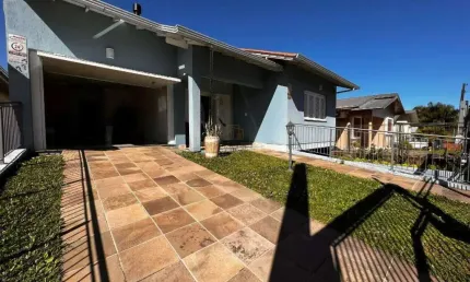 Casa à venda, 4 quartos, 1 suíte, 3 vagas, Triângulo - Carlos Barbosa/RS