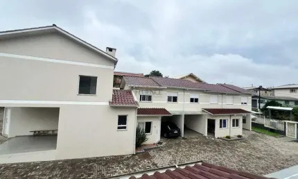 Sobrados à venda, 2 quartos, 1 vaga, Triângulo - Carlos Barbosa/RS