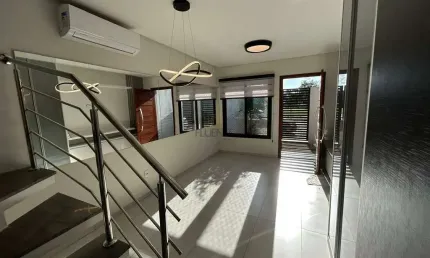 Sobrados à venda, 3 quartos, 1 vaga, Alfândega - Garibaldi/RS