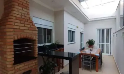 Linda casa 03 Dormitórios com planejados Condomínio Park Real em Indaiatuba/SP