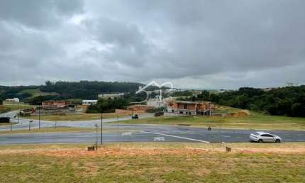Terreno 548m com vista maravilhosa a venda no condomínio Villa dos Pinheiros