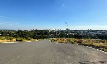 Lote com 480m2 à venda no alto do Condomínio Clube Casa do Lago em Indaiatuba