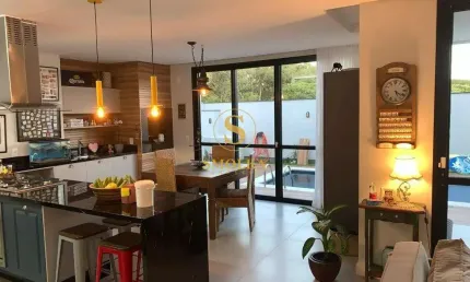 Casa em condomínio fechado com 3 quartos à venda na rua silvio lopes araújo, rio tavares, florianópolis, 233 m2 por r$ 2.590.000
