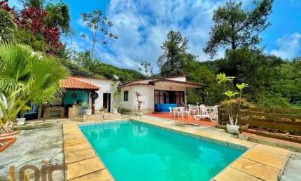 Casa com 7 dormitórios à venda, 400 m² por R$ 750.000,00 - Albuquerque - Teresópolis/RJ