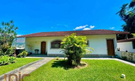 Casa com 3 dormitórios à venda, 248 m² por R$ 1.200.000,00 - Várzea - Teresópolis/RJ