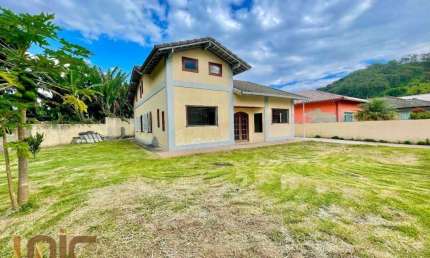 Casa com 6 dormitórios à venda, 180 m² por R$ 800.000,00 - Vargem Grande - Teresópolis/RJ