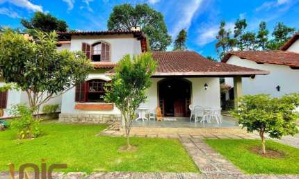 Casa com 3 dormitórios à venda, 170 m² por R$ 950.000,00 - Várzea - Teresópolis/RJ