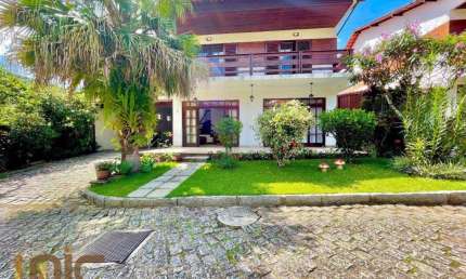 Casa com 4 dormitórios à venda, 220 m² por R$ 1.290.000,00 - Comary - Teresópolis/RJ