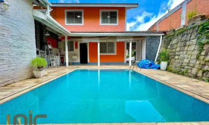 Casa com 3 dormitórios à venda, 99 m² por R$ 670.000,00 - Granja Guarani - Teresópolis/RJ