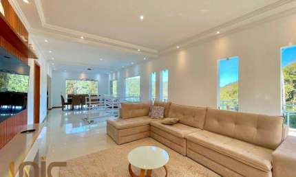 Casa com 4 dormitórios à venda, 223 m² por R$ 1.400.000,00 - Albuquerque - Teresópolis/RJ