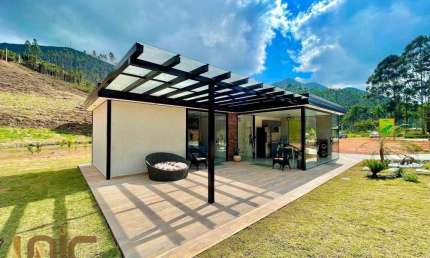 Casa com 2 dormitórios à venda, 92 m² por R$ 590.000,00 - Serra do Capim - Teresópolis/RJ