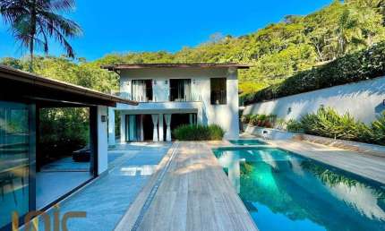 Casa com 4 dormitórios à venda, 177 m² por R$ 3.335.000,00 - Comary - Teresópolis/RJ