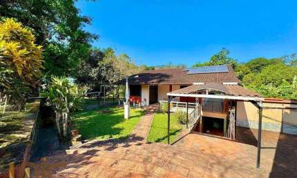 Casa com 4 dormitórios à venda, 240 m² por R$ 650.000,00 - Limoeiro - Guapimirim/RJ