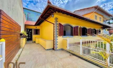 Casa com 3 dormitórios à venda, 300 m² por R$ 900.000,00 - Barra do Imbuí - Teresópolis/RJ