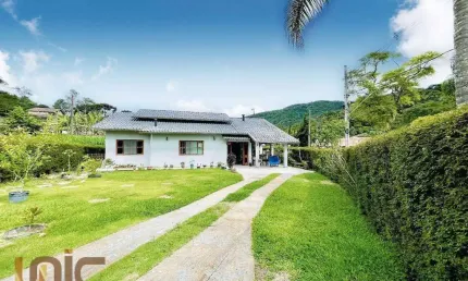 Casa com 3 dormitórios à venda, 122 m² por R$ 895.000,00 - Albuquerque - Teresópolis/RJ