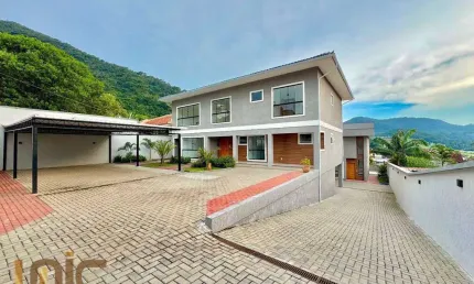 Casa com 3 dormitórios à venda, 142 m² por r$ 850.000,00 - alto - teresópolis/rj