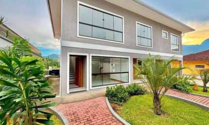 Casa com 3 dormitórios à venda, 140 m² por R$ 900.000,00 - Alto - Teresópolis/RJ