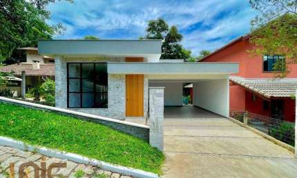 Casa com 3 dormitórios à venda, 200 m² por R$ 1.200.000,00 - Albuquerque - Teresópolis/RJ