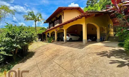 Casa com 5 dormitórios à venda, 271 m² por R$ 1.200.000,00 - Albuquerque - Teresópolis/RJ