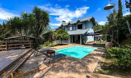 Casa com 4 dormitórios à venda, 235 m² por R$ 1.690.000,00 - Albuquerque - Teresópolis/RJ