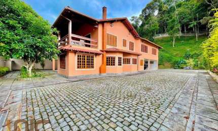 Elegância e Conforto em Albuquerque - Teresópolis/RJ - Casa Alto Padrão à venda - R$ 2.100.000,00