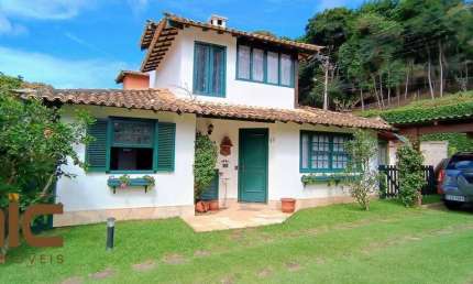 Casa com 3 dormitórios à venda, 135 m² por R$ 840.000,00 - Albuquerque - Teresópolis/RJ