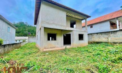 Casa com 4 dormitórios à venda, 195 m² por R$ 670.000,00 - Prata - Teresópolis/RJ