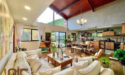 Casa com 3 dormitórios à venda, 165 m² por R$ 990.000,00 - Albuquerque - Teresópolis/RJ