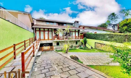 Casa com 4 dormitórios à venda, 220 m² por R$ 1.100.000,00 - Iucas - Teresópolis/RJ