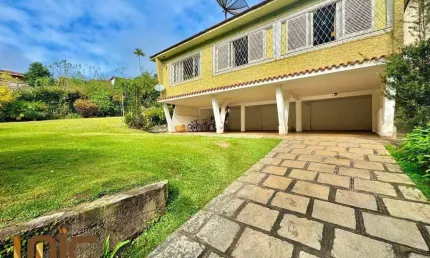 Casa com 3 dormitórios à venda, 238 m² por R$ 980.000,00 - Golfe - Teresópolis/RJ